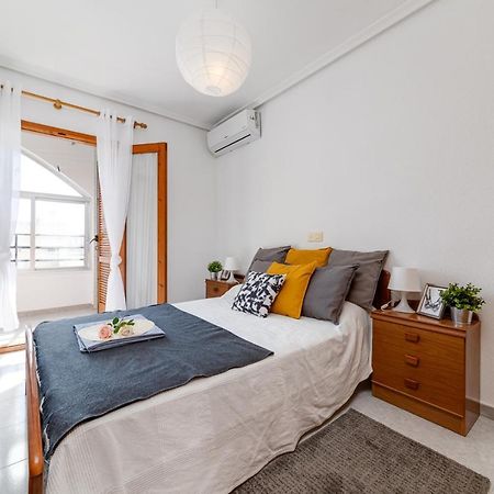Cozy Apartment Near The Sea Torrevieja Bagian luar foto