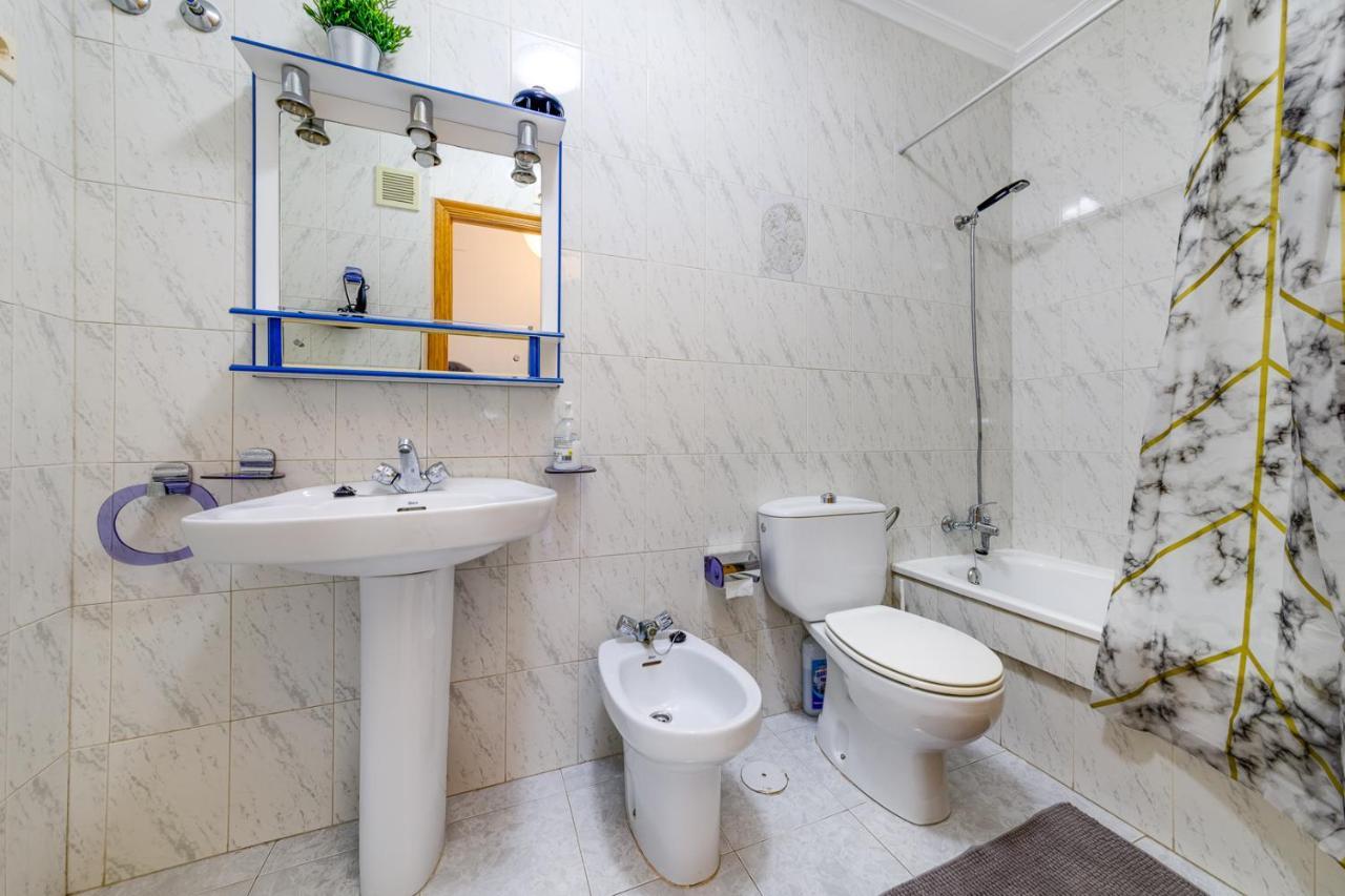 Cozy Apartment Near The Sea Torrevieja Bagian luar foto