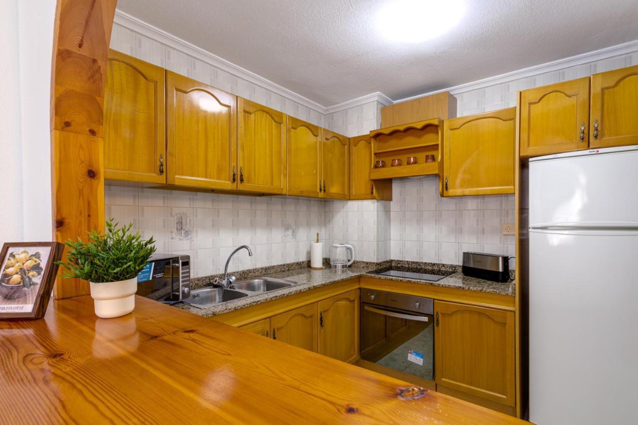 Cozy Apartment Near The Sea Torrevieja Bagian luar foto