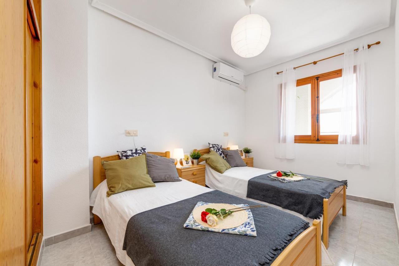 Cozy Apartment Near The Sea Torrevieja Bagian luar foto