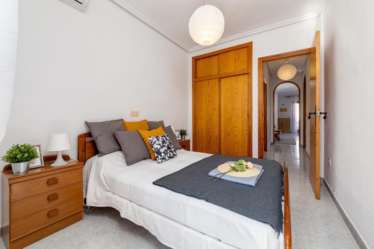 Cozy Apartment Near The Sea Torrevieja Bagian luar foto