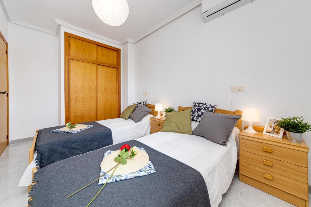 Cozy Apartment Near The Sea Torrevieja Bagian luar foto